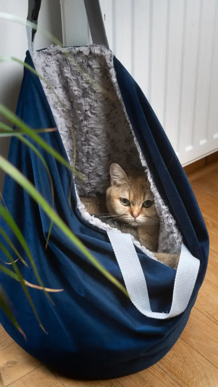 Der Kängurubeutel - Tragetasche für Katzen | Handgefertigte Premium-Velours